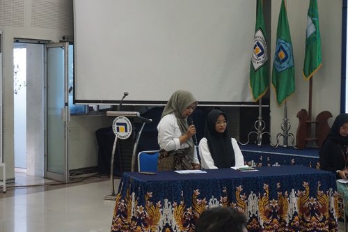 Sesi Debat kandidat calon ketua dan wakil HMRMIK Paslon 2